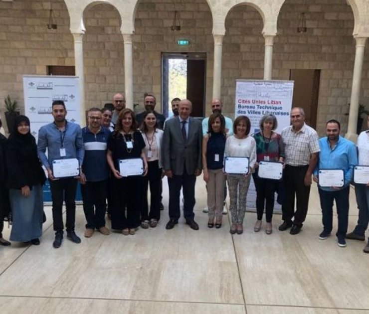 Formation sur les techniques de collecte de données et l'étude des besoins locaux dans le domaine social